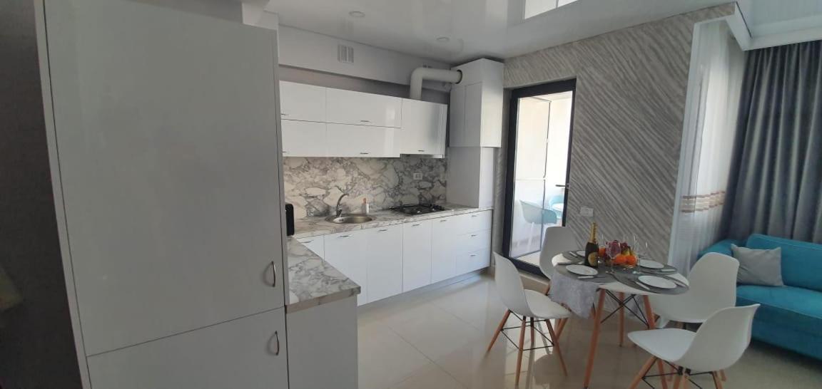 Mamaia Nord Seaside Apartment Navodari Bagian luar foto